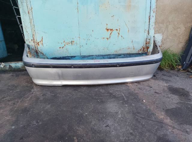 Кожух бампера заднього 51127030587 BMW