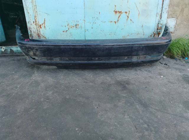 Кожух бампера заднього 51127112406 BMW