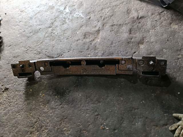 Наповнювач бампера переднього 5261148181 TOYOTA