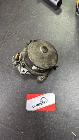 Насос вакуумний 55205446 OPEL