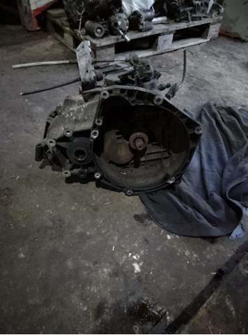 Ручна коробка передач 55350375 OPEL