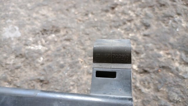 Подушка кріплення радіатора верхня 55702167 OPEL