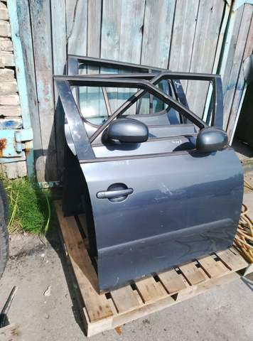 Скло пасажирських дверей 5J0845022D VAG