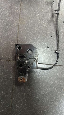 Замок кришки капота 5P1823509A VAG
