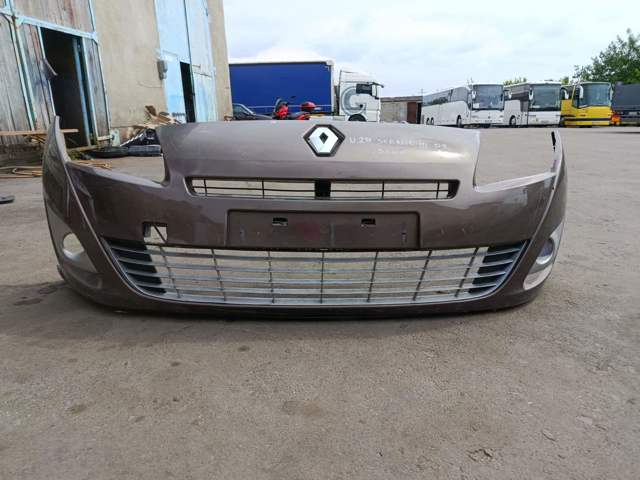 Буфер (бампер) передній 620229199R NISSAN