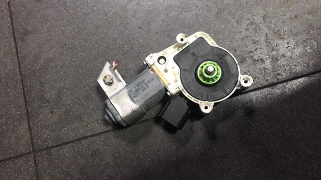 Моторчик склопідйомника двері задніх, лівих 6922319 BMW