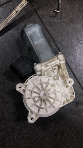 Двигун стеклопод'емника двері задньої, правої 6922320 BMW