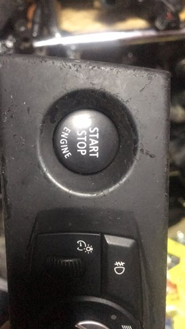 Кнопка запуску двигуна 6979533 BMW