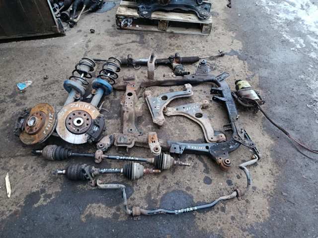 Стійка передня права 72119051 OPEL