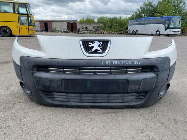 Буфер (бампер) передній 7401PT PEUGEOT