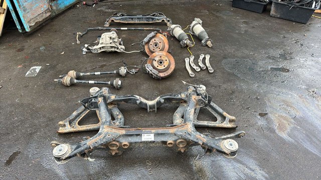 Механізм управління задньої осі 7L0500041 VAG