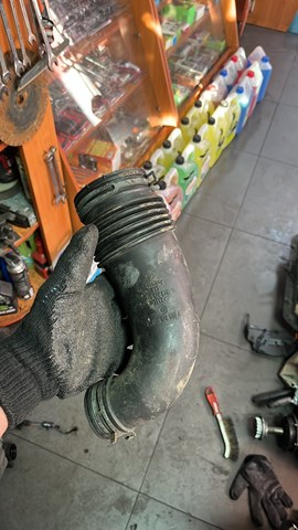 Гофра витратоміра повітря 7L6128628B VAG