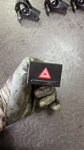 Аварійна кнопка 7L6953235A VAG