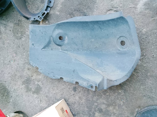 Підкрилок задній лівий 8200735434 RENAULT