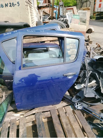 Двері задні 821012255R RENAULT