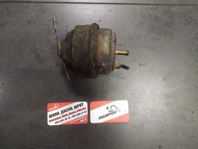 Подушка передньої опори двигуна 8624754 VOLVO
