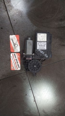 Мотор склопідйомника дверей передніх, правих 8E1959802G VAG