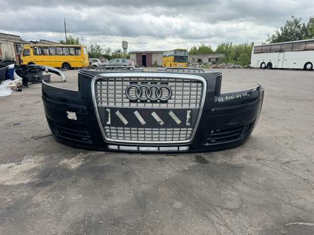 Бампер передній в зборі 8P3807105 VAG