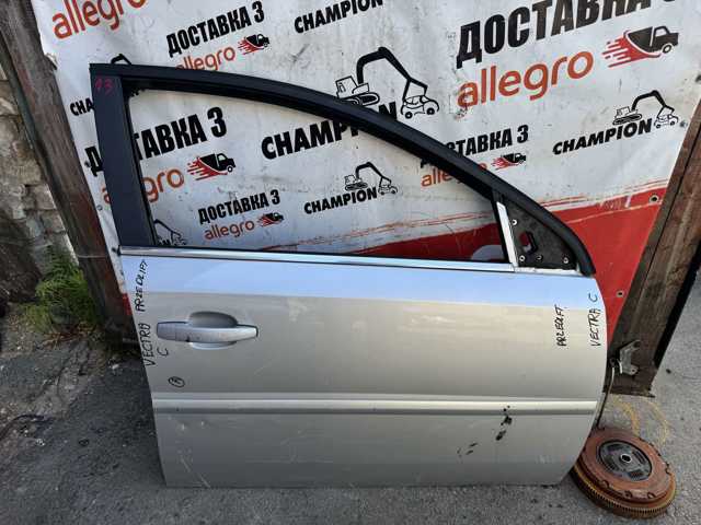Пасажирські передні двері 93186030 OPEL