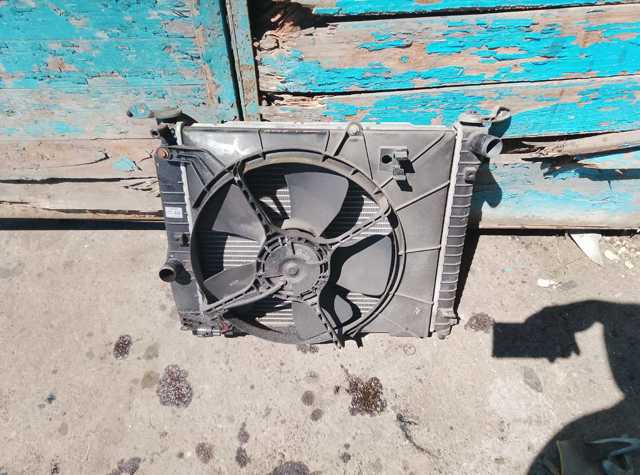 Дифузор радіатора охолодження, в зборі з мотором і крильчаткою 96536638 OPEL