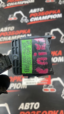 Перемикач підрульовий, правий 96645139 GM
