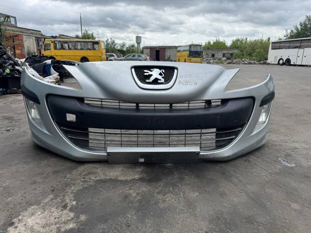 Кожух бампера переднього 9680484677 PEUGEOT