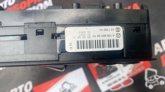 Кнопки переднього лівого склопід'ємника A1698206410 MERCEDES