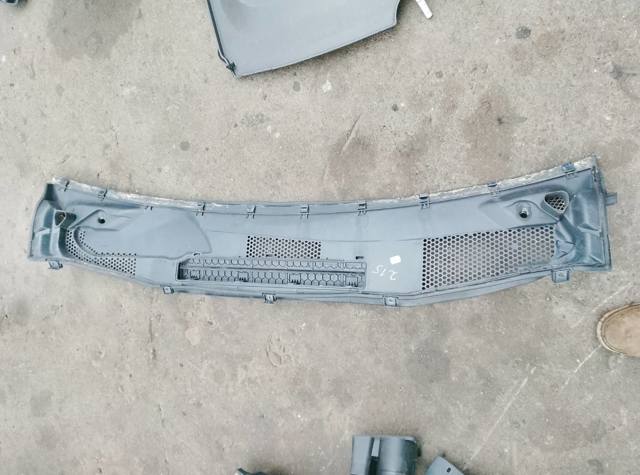 Решітка склоочисників A1698300413 MERCEDES