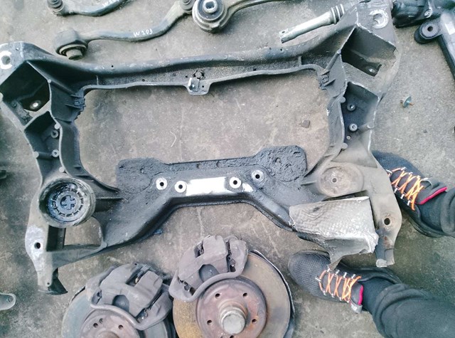 Передня балка A2036280157 MERCEDES
