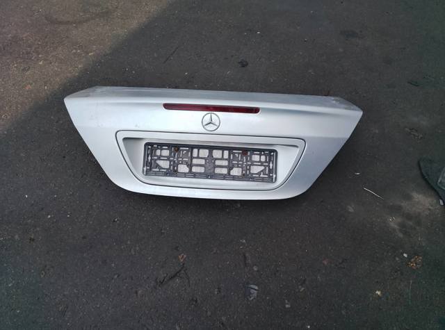 Кришка багажника кузова A2037500475 MERCEDES