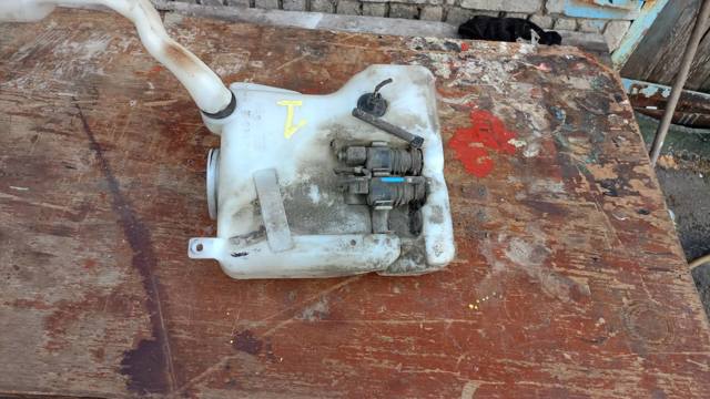 Бачок склоомивача A2038690020 MERCEDES