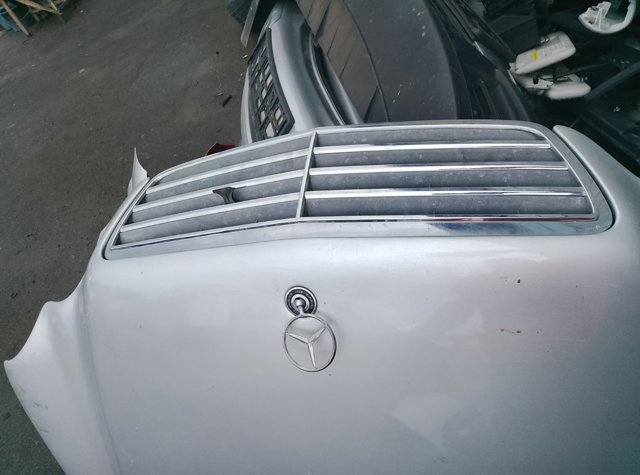 Решітка радіатора A2038800483 MERCEDES