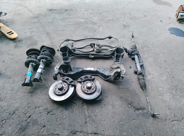 Цапфа поворотного кулака A2043320201 MERCEDES