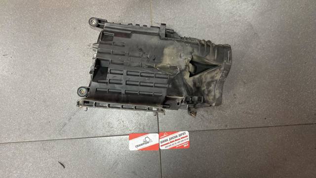 Корпус повітряного фільтра A2710900901 MERCEDES