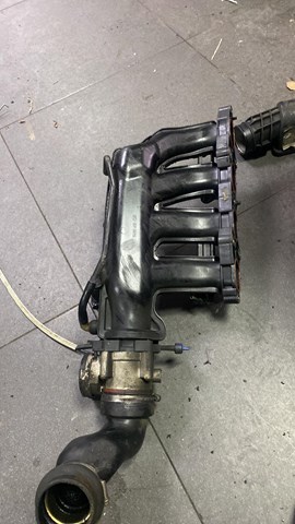 Колектор впускний A2711401101 MERCEDES