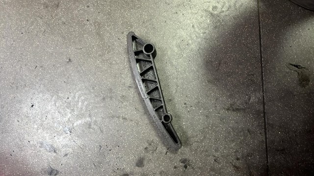 Планка успокоителя ланцюга ГРМ A6420500216 MERCEDES