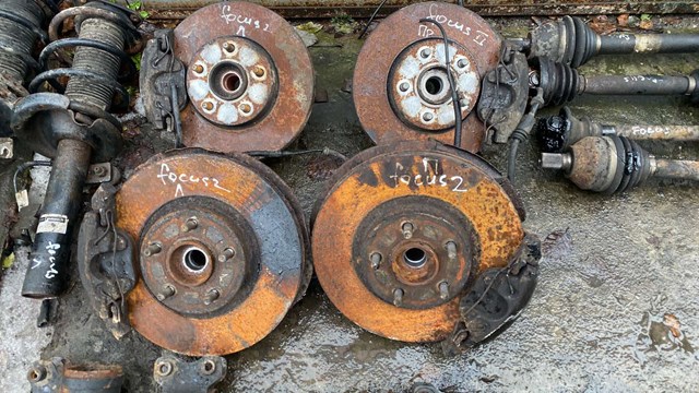 Супорт гальмівний, передній, правий CV6Z2B120A FORD