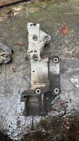 Кронштейн генератора R045903143C VAG