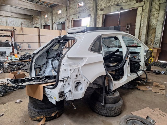 Крило заднє праве FT4Z5827840A FORD