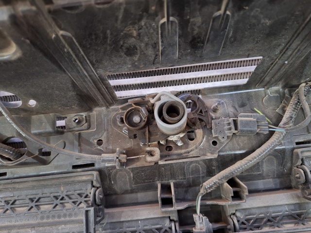 Замок кришки капота LB5Z16700B FORD