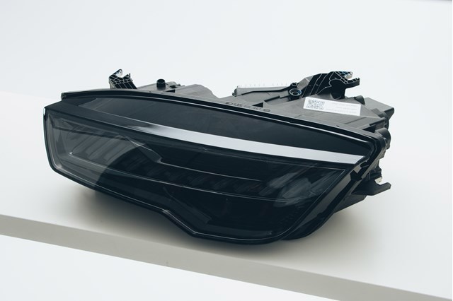 Фара 4G8941773K VAG