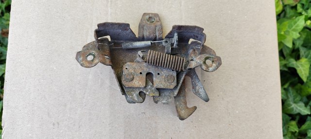 Замок капота MB927808 MITSUBISHI