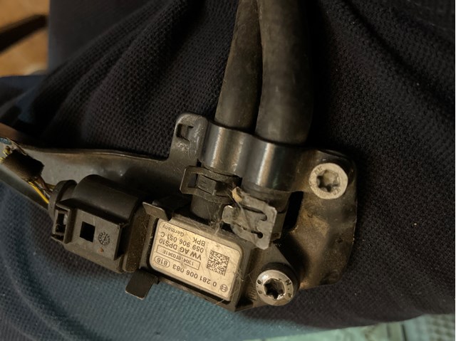 Датчик тиску вихлопних газів 0281006083 BOSCH