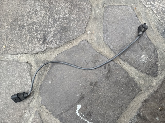 Обмежувач частоти обертання колінчастого вала двигуна 030906433G VAG