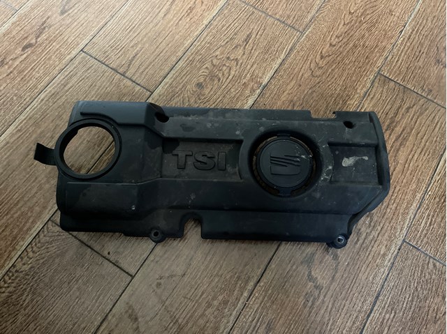Кришка двигуна декоративна 03C103925AB VAG