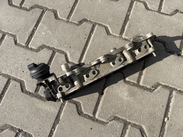 Колектор впуск нижній 03C133204AA VAG