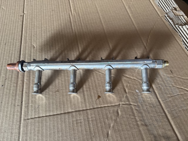 Розподільник палива 03F133320C VAG