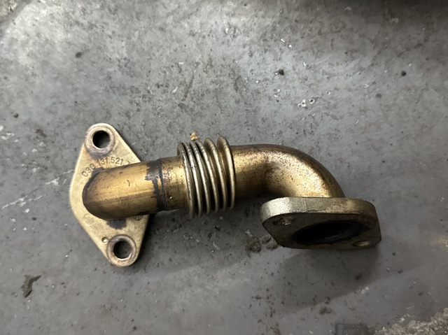 Шланг (патрубок) радіатор EGR, відведення 03G131521T VAG
