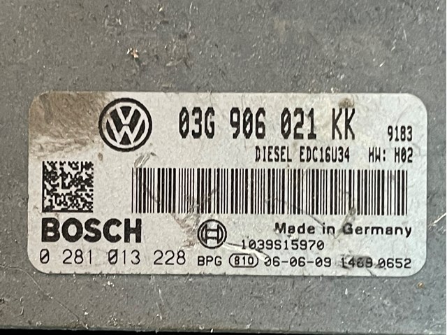 Модуль управління двигуном 03G906021LL VAG