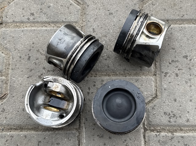 Поршень в зборі 03L107065G VAG
